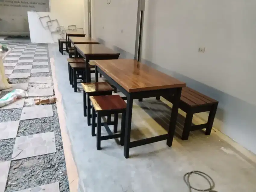 Kursi meja makan keperluan rumah dan warung, meja kursi Cafe resto