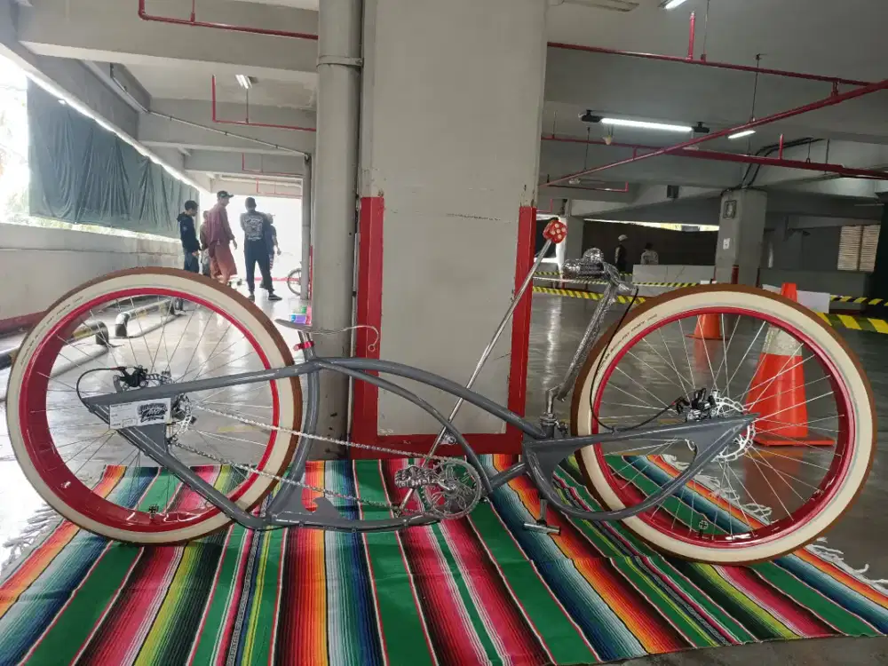 Sepeda kustom lowrider