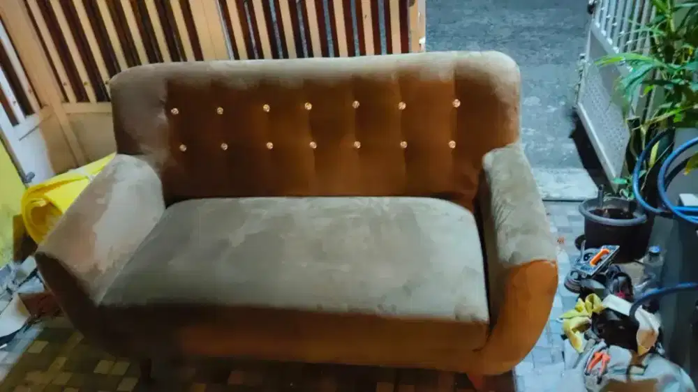 Service sofa dan costume sofa