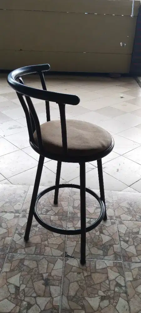 Kursi counter, Barstool mer informa