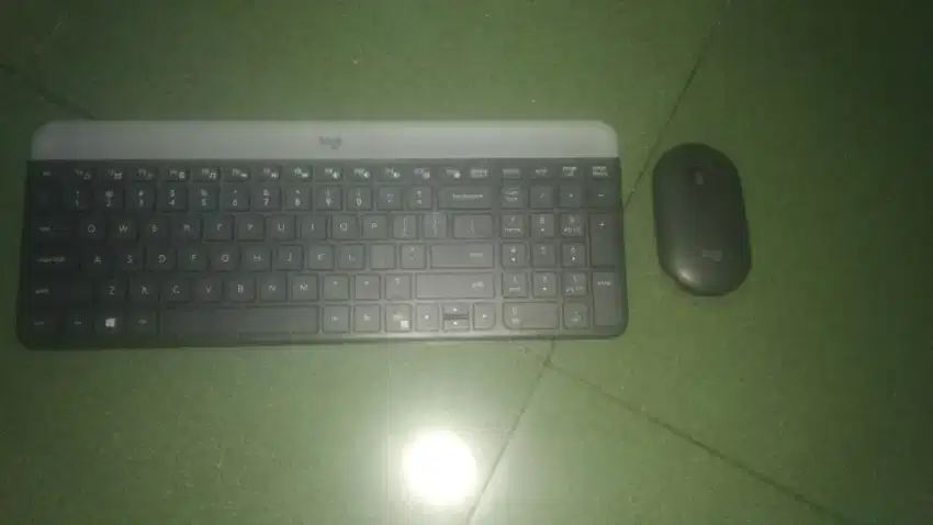 Keyboard Logitech MK470 plus Mouse (combo)
