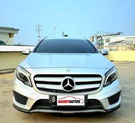 Mercedes Benz GLA 200 Tahun 2014 Automatic Abu Abu Muda