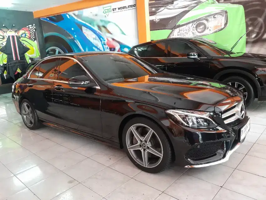 Km 30.000 Mercedes benz C300 AMG Line 2018 asli bali gress