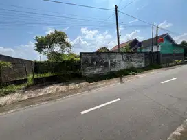 DEKAT HYATT REGENCY DAN UGM: Tanah Jogja Palagan Km 8, Akses Lebar