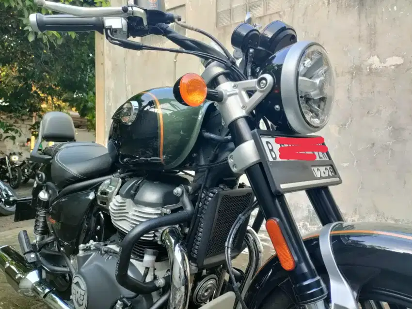 Kredit/TT Royal Enfield Super meteor 650 low KM Abs Scrambler