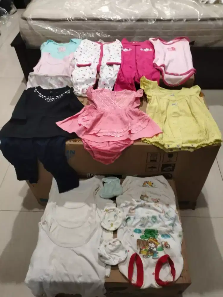 Preloved Baju Bayi 0–9 Bulan