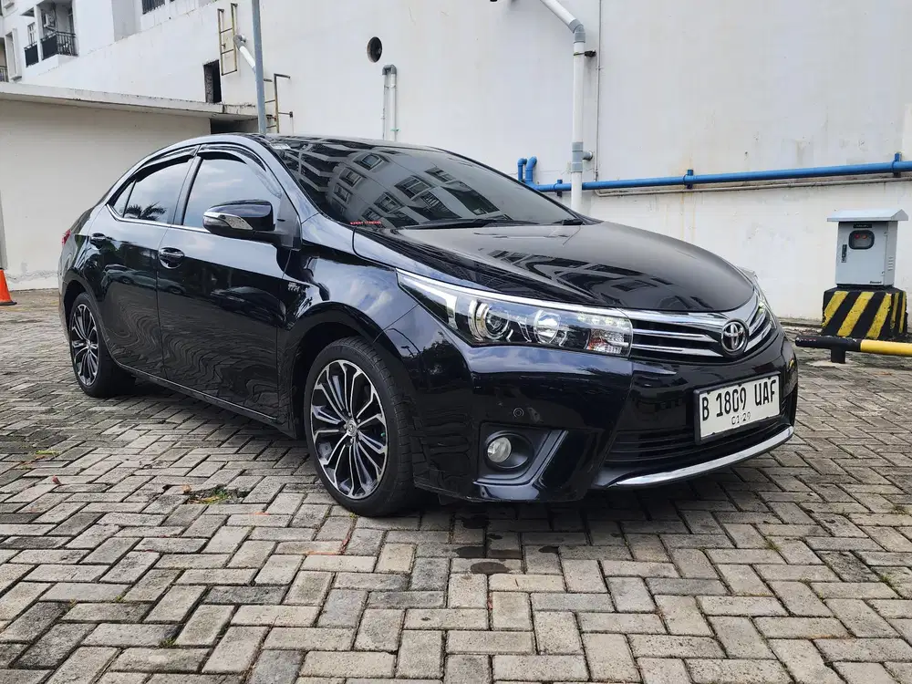 Toyota Corolla Altis 2015 Hitam Bensin