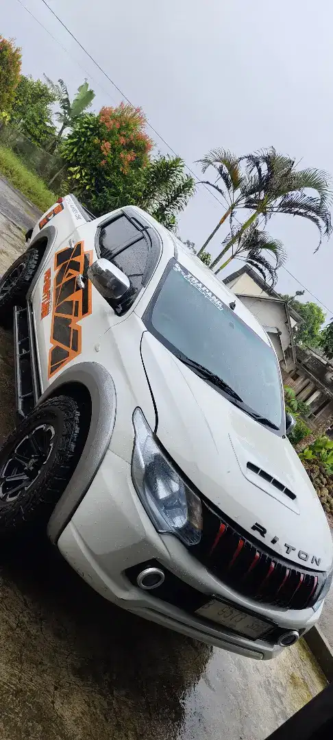 Strada Triton gls