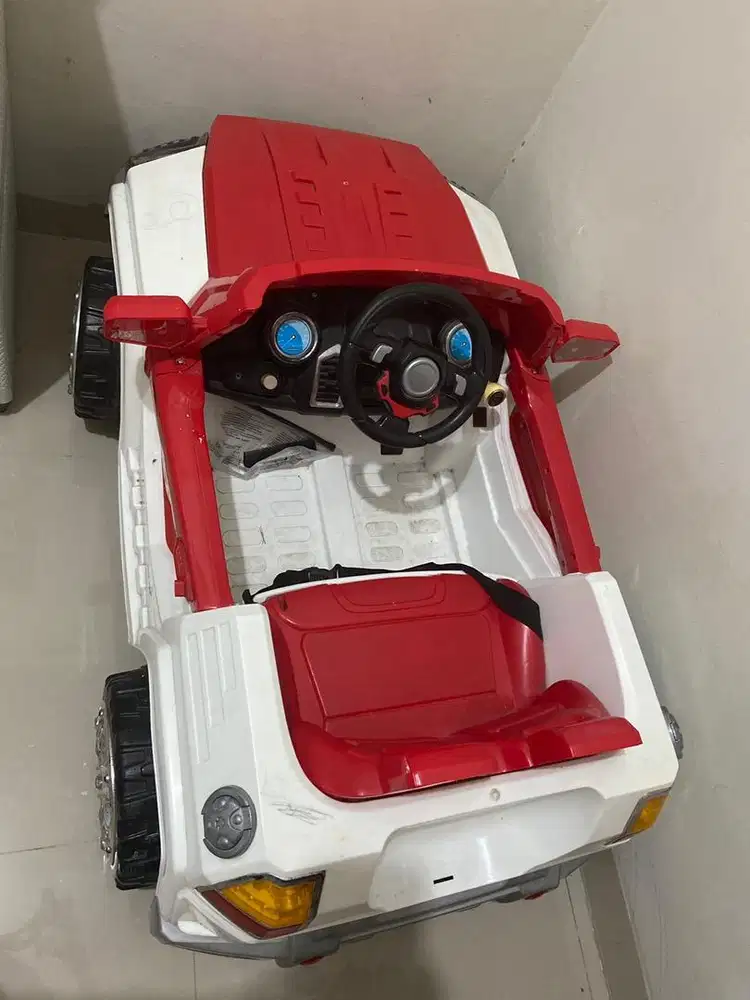 Mobil aki bekas anak