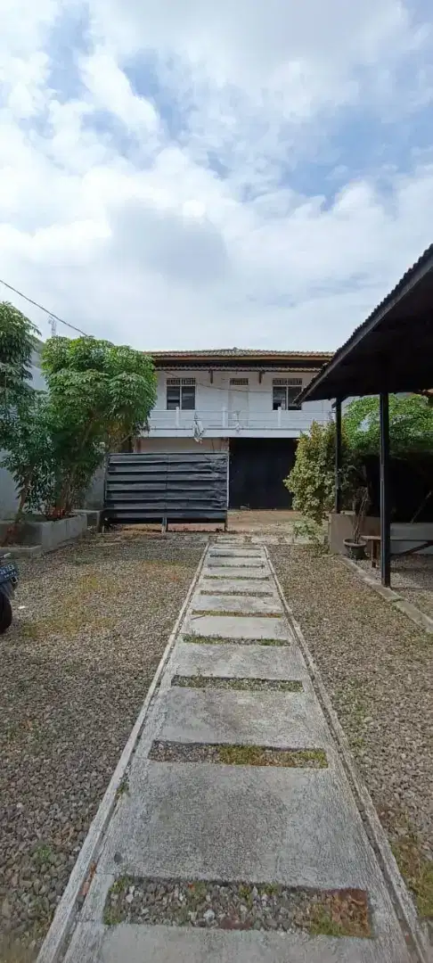Di jual rumah dan lahan untuk usaha