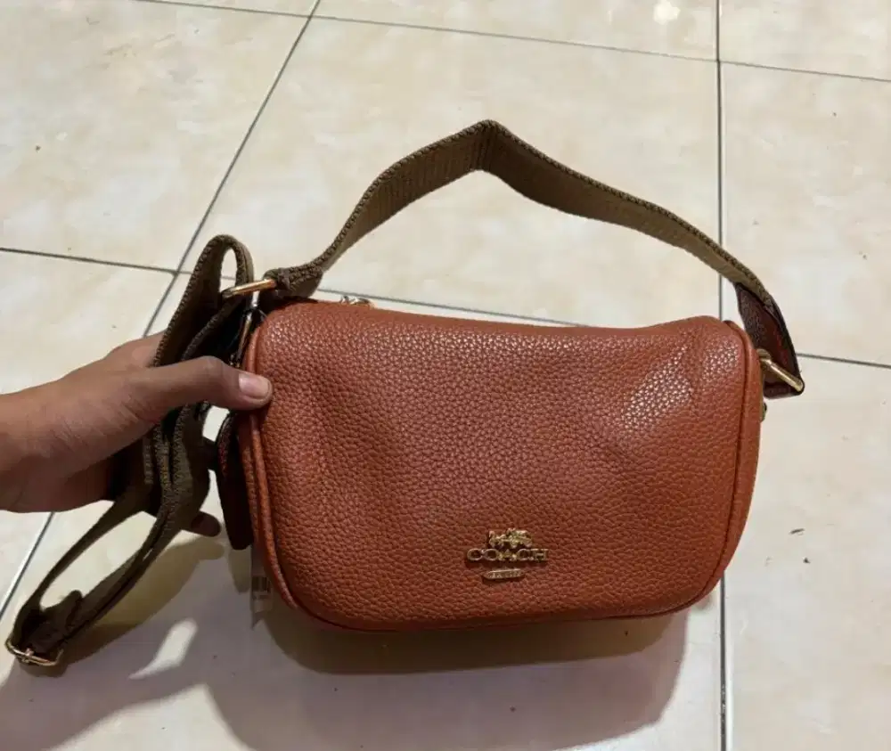 Tas selempang coach