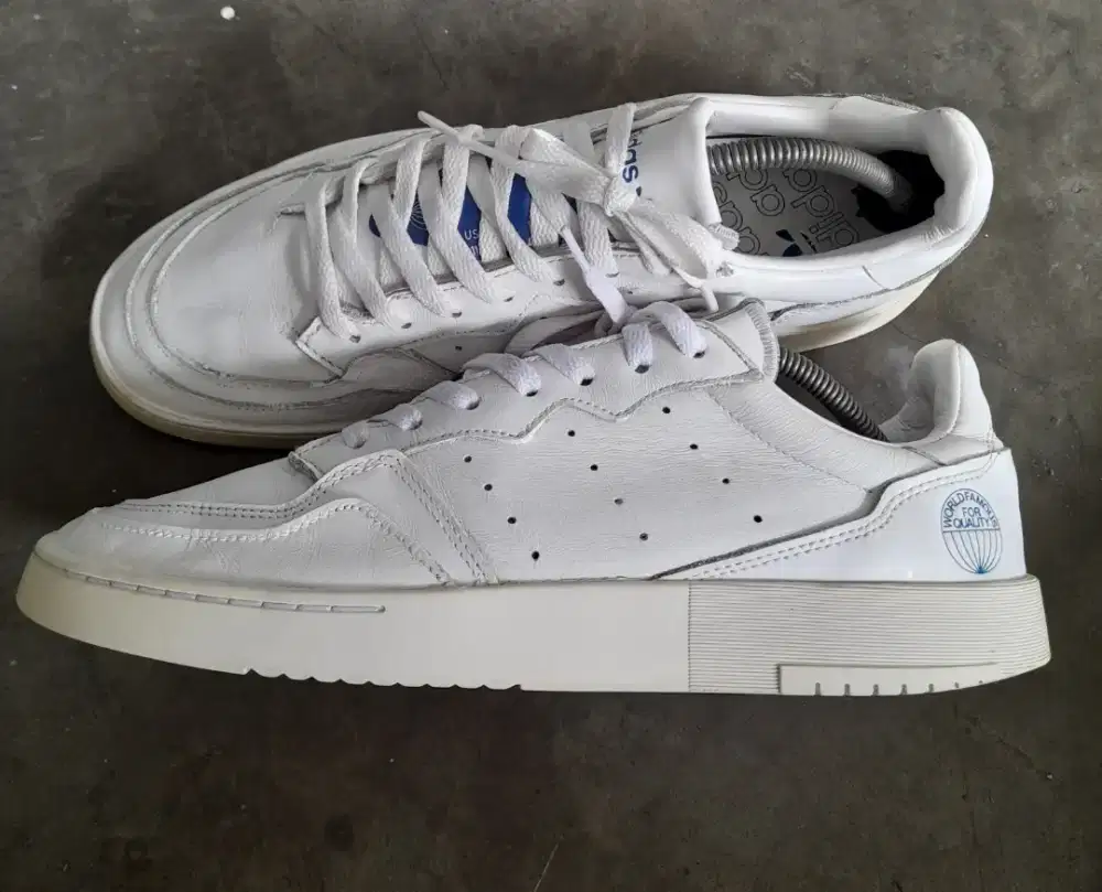 Sepatu adidas supercourt leather