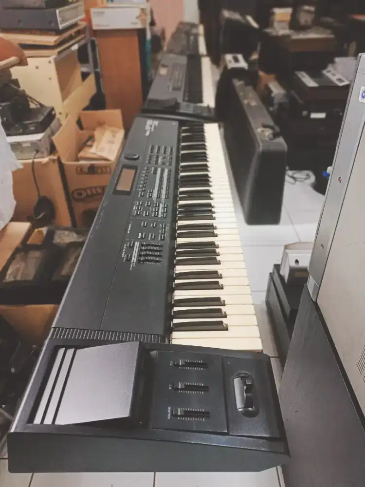 Jual Borong Professional Music Workstation Keyboard 76Keys Roland XP80