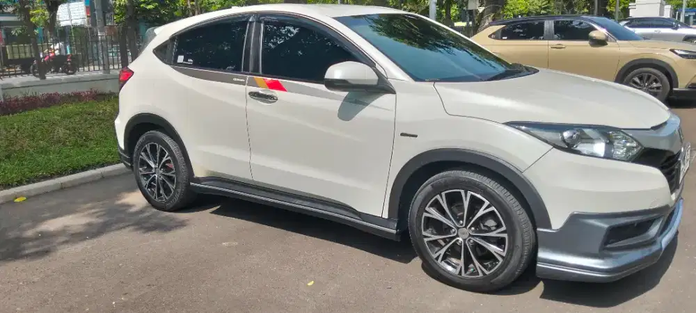 Dijual HRV E 2017 CVT Mugen