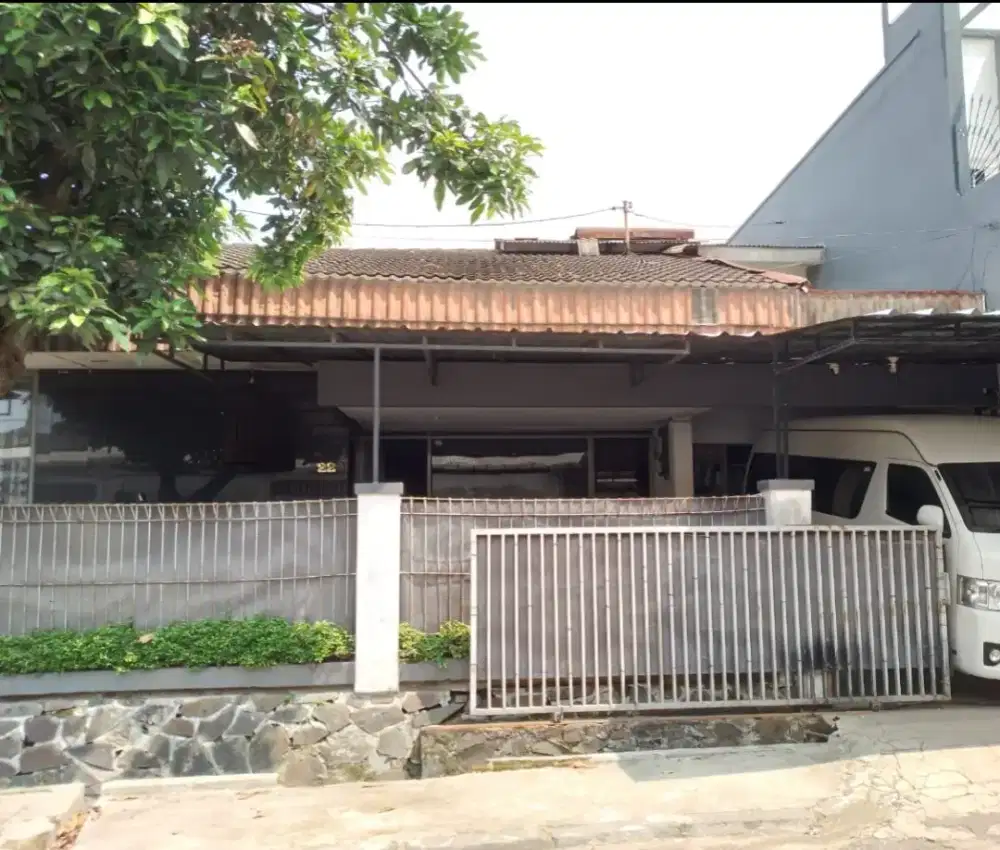 Dijual rumah di jl sumber hegar