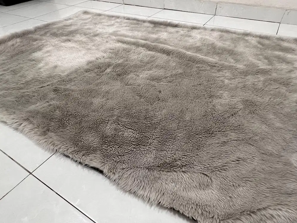 Karpet Aesthetic Bulu Tebal Luxe Faux Fur 100x150cm
