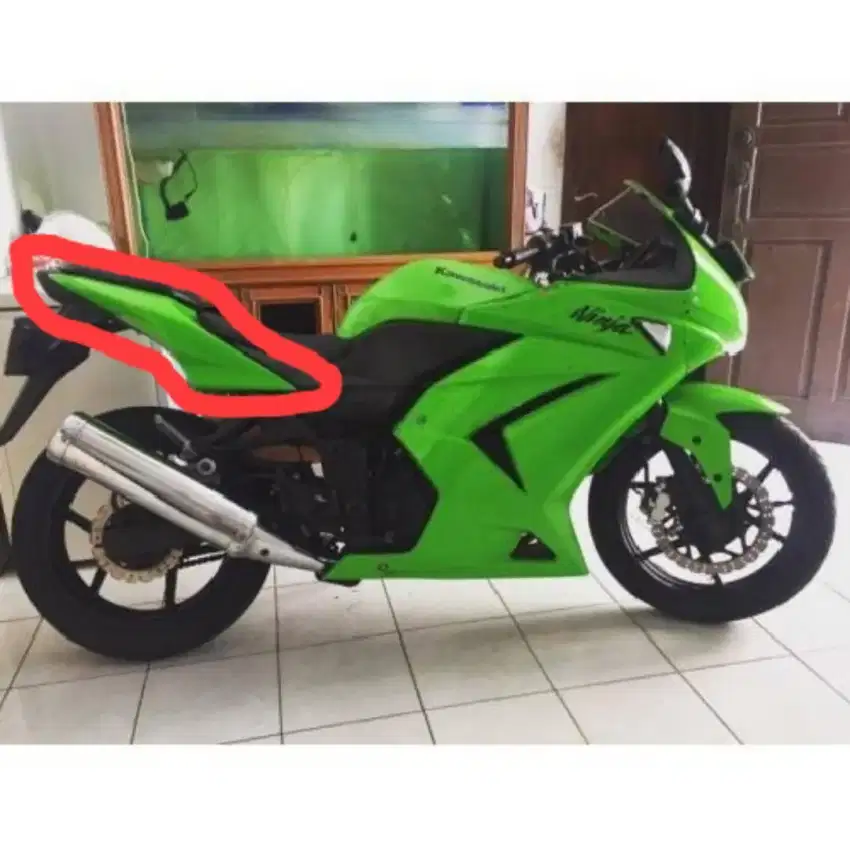 Body Belakang Sepasang Kanan+Kiri Ori Ninja 250R Karbu Warna Hijau