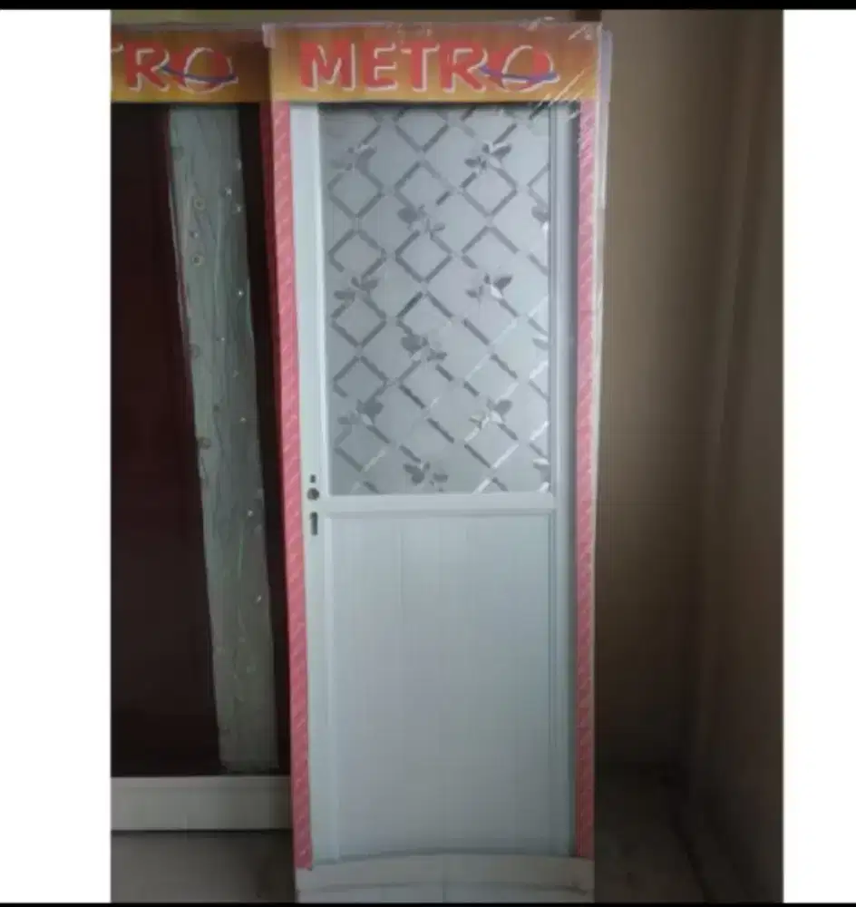 Pintu almunium kamar mandi