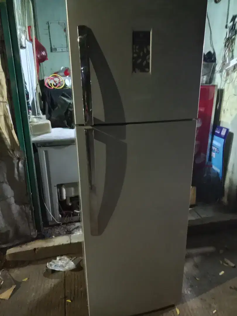 Kulkas Electrolux jumbo siap pakai normal no minus