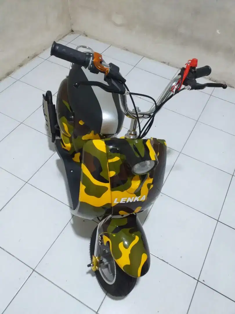 Mini Vespa Lenka