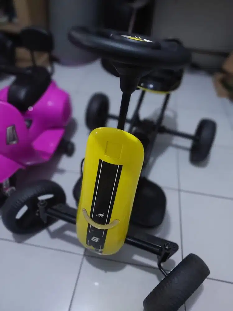 Motor aki anak wanita laki