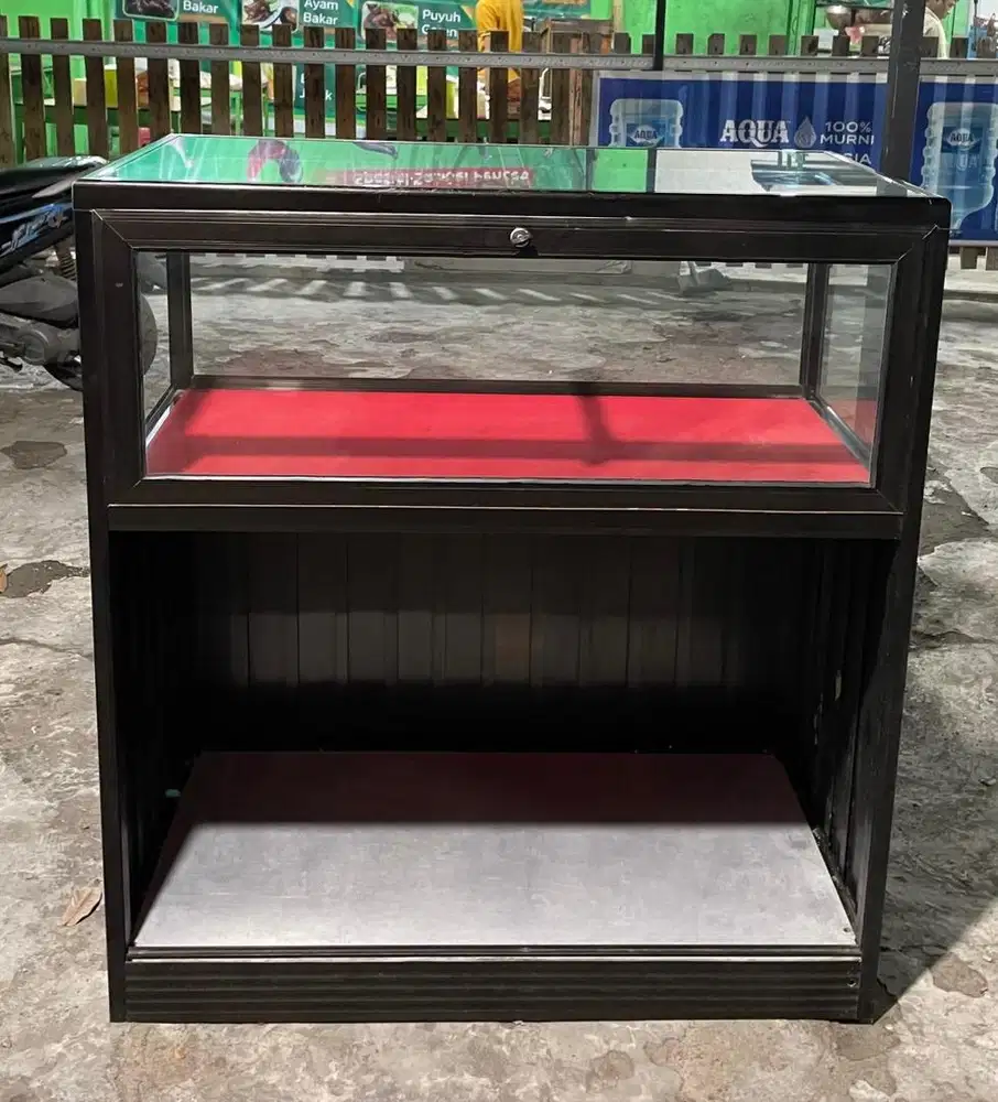 ETALASE KACA PANJANG 101 BAHAN ALUMINIUM