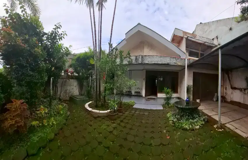 Jual Rumah Lama Strategis Sayap Buah Batu dekat Hotel Horizon