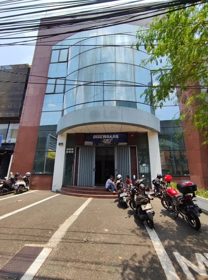 Disewakan Gedung Lokasi Strategis Area Panglima Polim, Jarang Ada