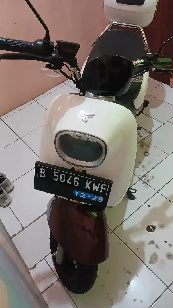 Tangkas motor listrik E6 box