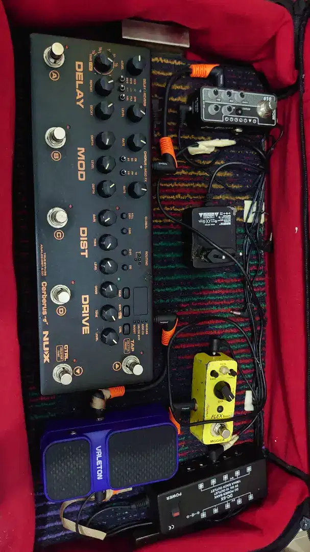 Efek gitar multi efek dan stompbox satu set
