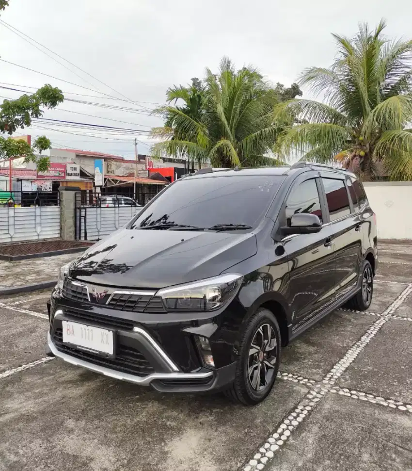 Wuling confero S 2023 hitam