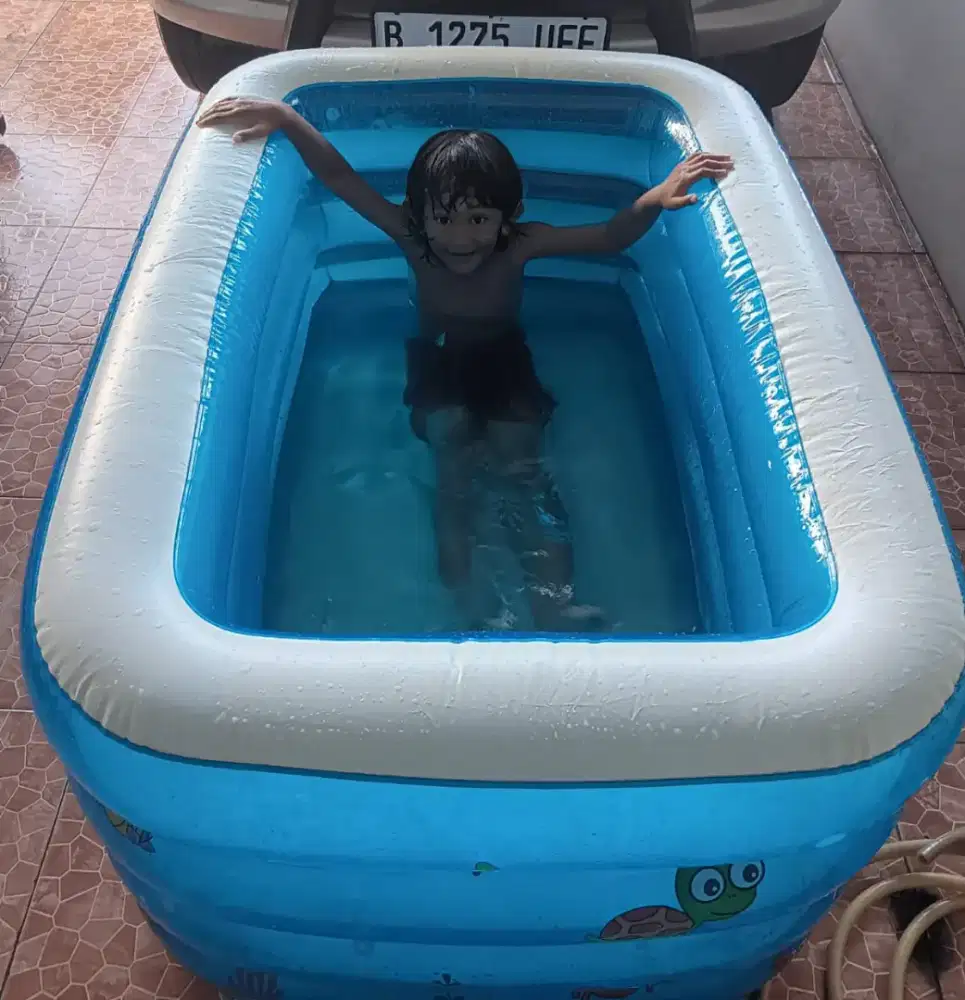 Kolam renang bayi +pompa listrik