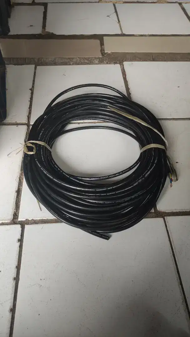 KABEL TEMBAGA 3X1.5 SERABUT HITAM SUCOFINDO PANJANG 32 METER