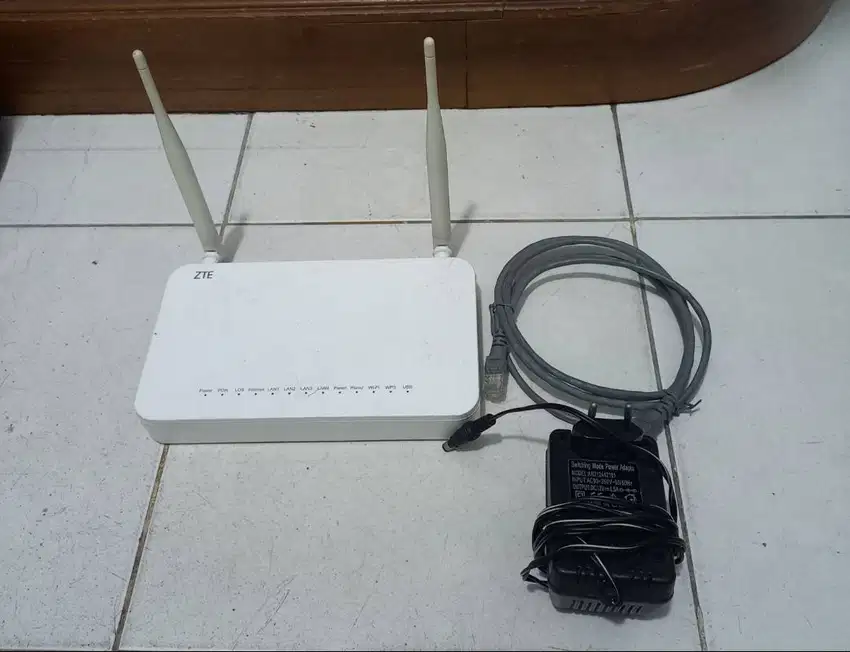 Modem ZTE, GPON ONT,Type F609 + Adaptor,fungsi normal,mulus,murah,NET.