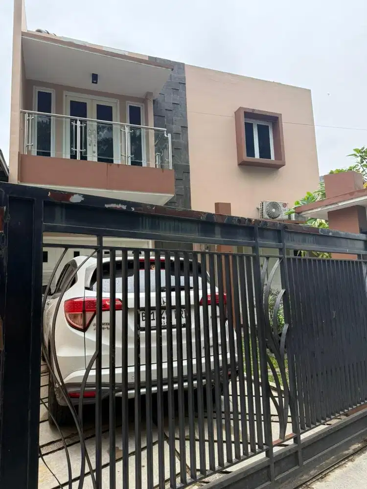 Dijual Rumah Minimalis 3 Lantai Lokasi Strategis