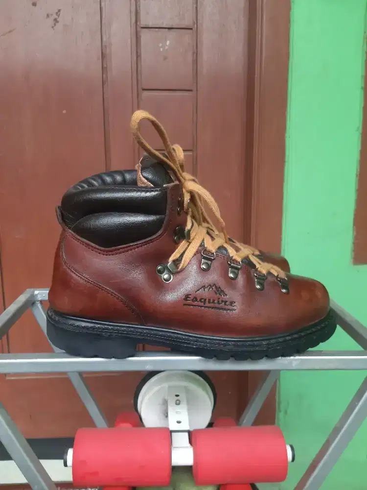 Boots brand size 40