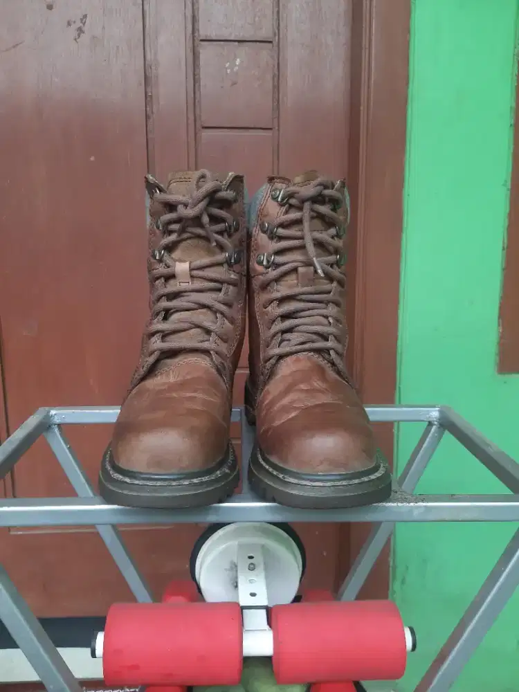 Sepatu timberland dan caterpillar 35 sampai 38