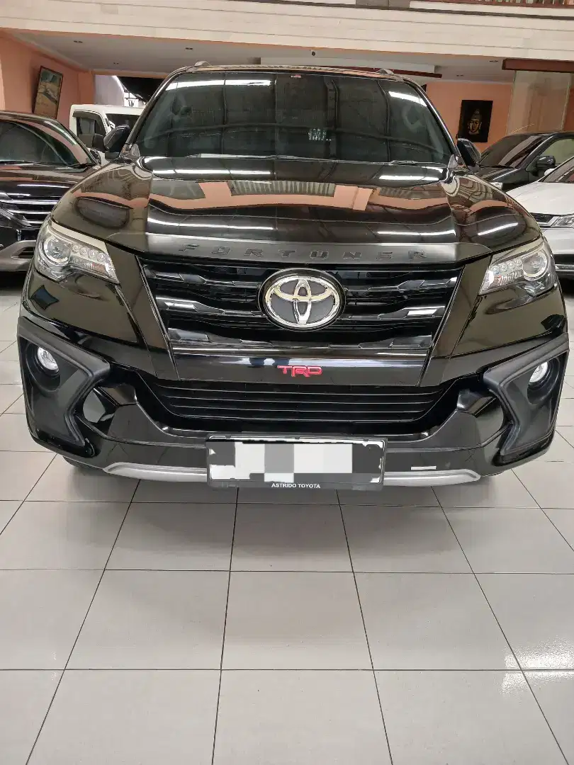 Toyota Fortuner VRZ TRD ' 2018 Hitam Metalik A/T