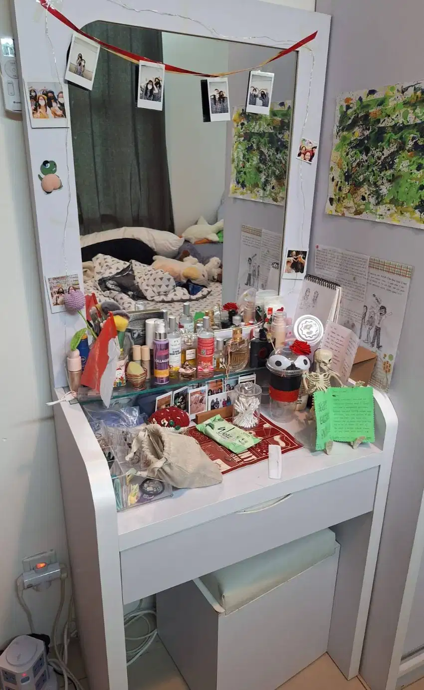 Dressing Table with mirror