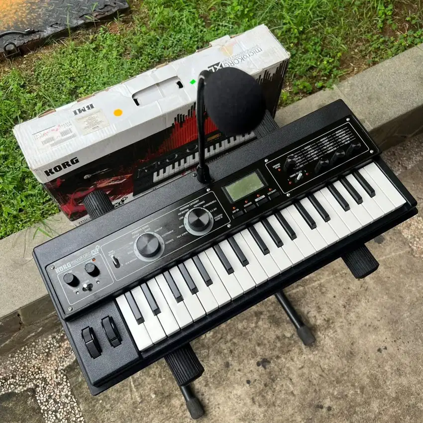 Synthesizer KORG MicroKorg XL+ Like New