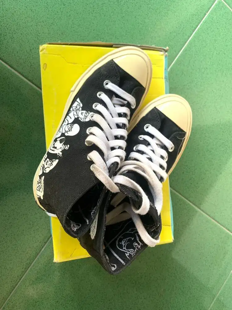 Sepatu converse