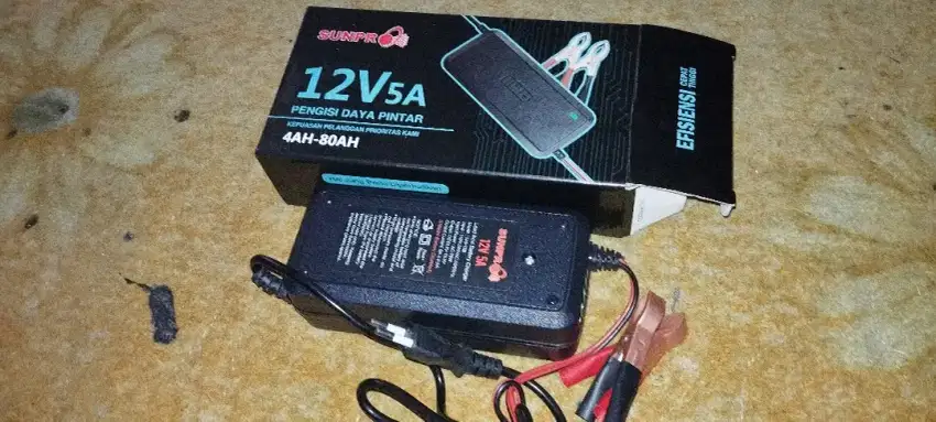 2 buah Pengisi Daya Pintar Merk SUNPRO