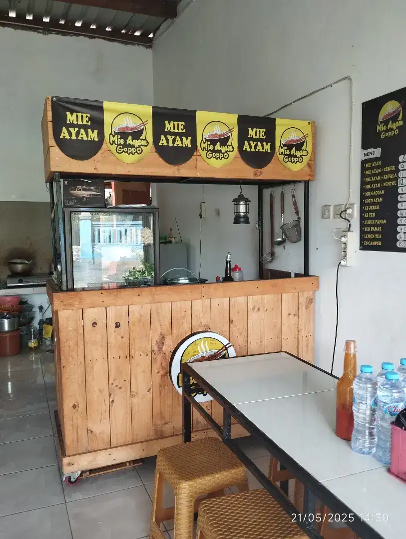 Rombong bekas mie ayam