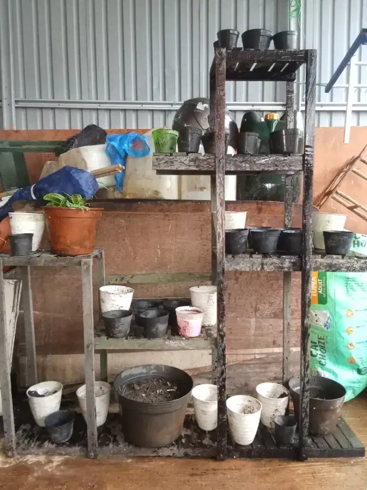 Di seadanya jual rak susun bunga bertingkat