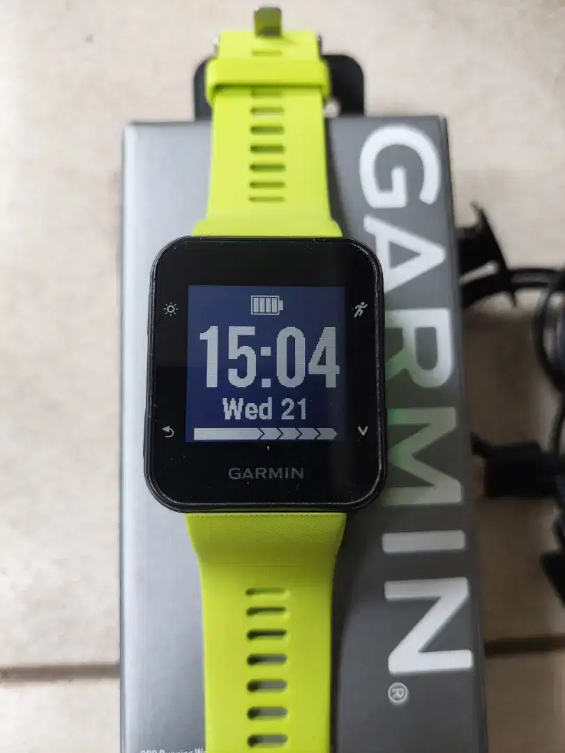 Jam tangan Garmin Forerunner 35