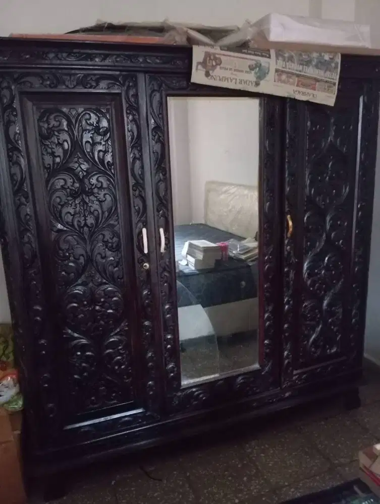 Jual Murah Lemari Jati Ukir 3 Pintu (Tangah Cermin)