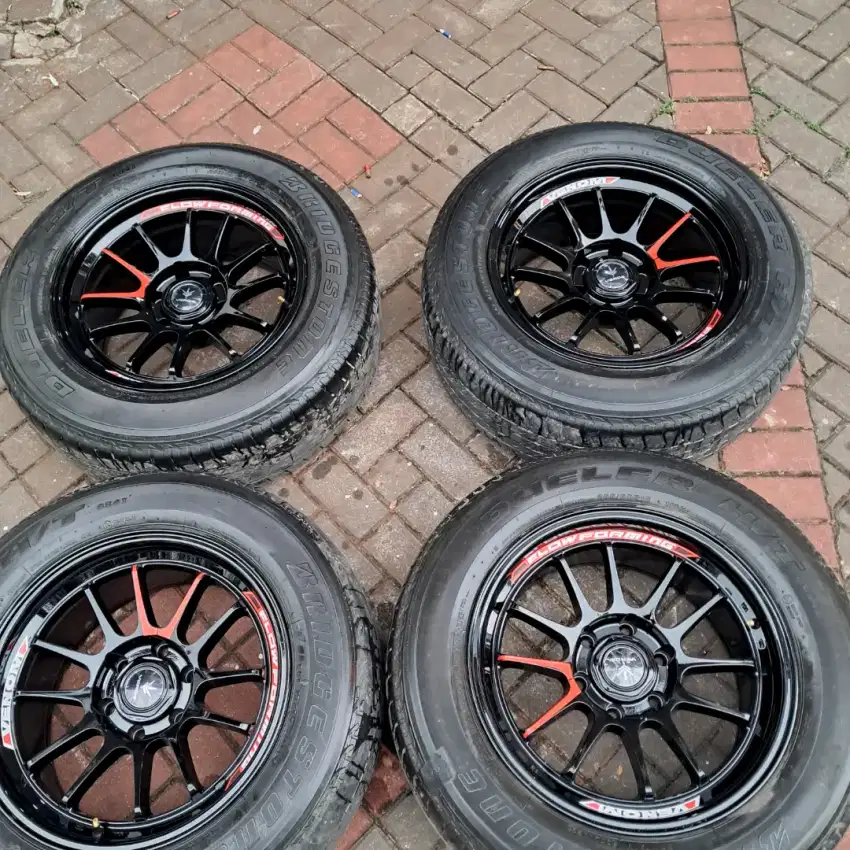 Velg Venom lubang 6  Ring 18x9 6x139,7 ET 0 ban 265/60 R18 fortuner