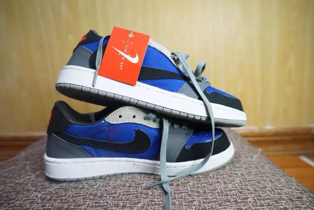 Sepatu Nike air Jordan travis Scott blue