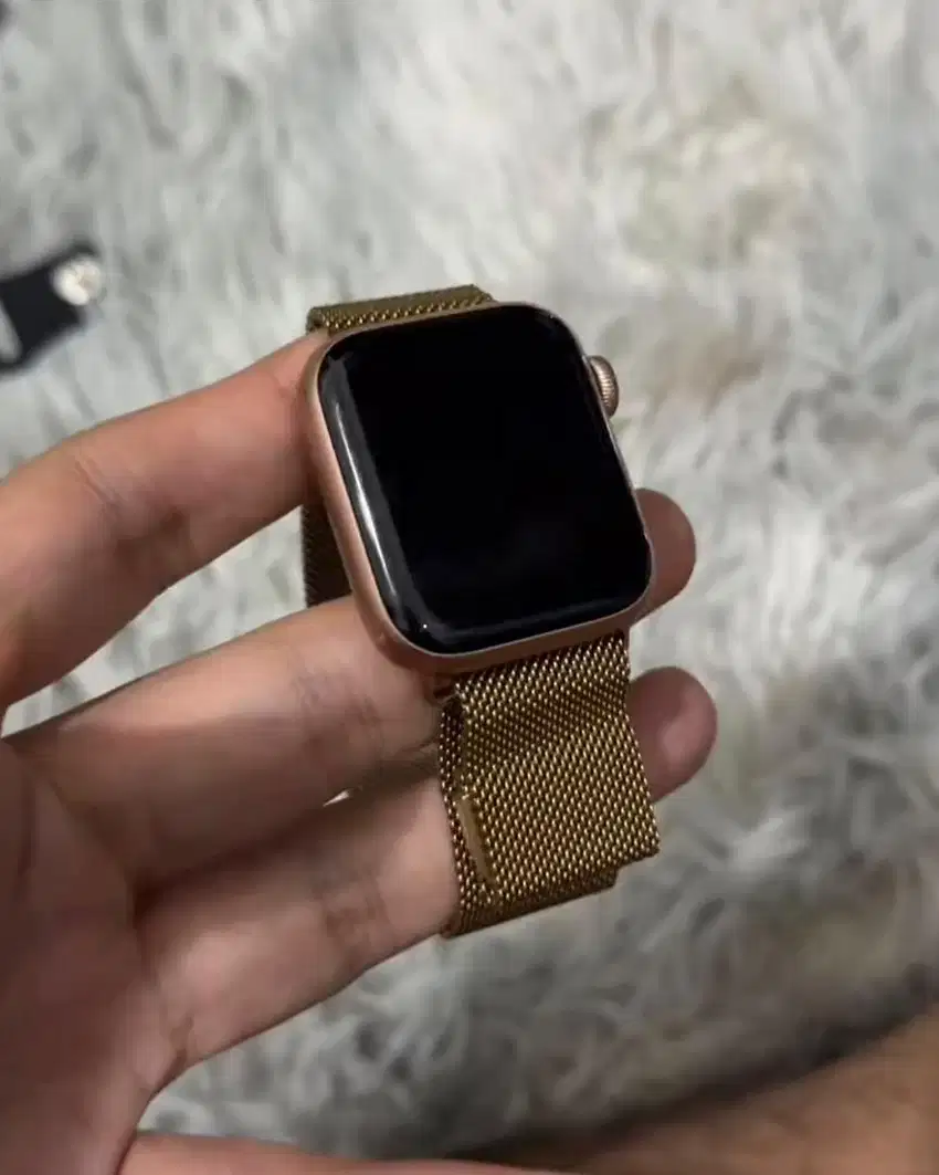Apple Watch Series 5 44mm Gold