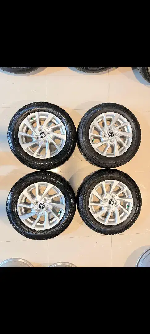 Velg OEM Agya R14+ban.175/65R14